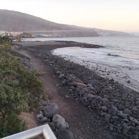 Caletillas Black Sand, Wifi, Terrace & Swimming Pool Apartment